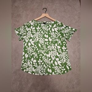 Ann Taylor Green Floral Blouse (Medium)